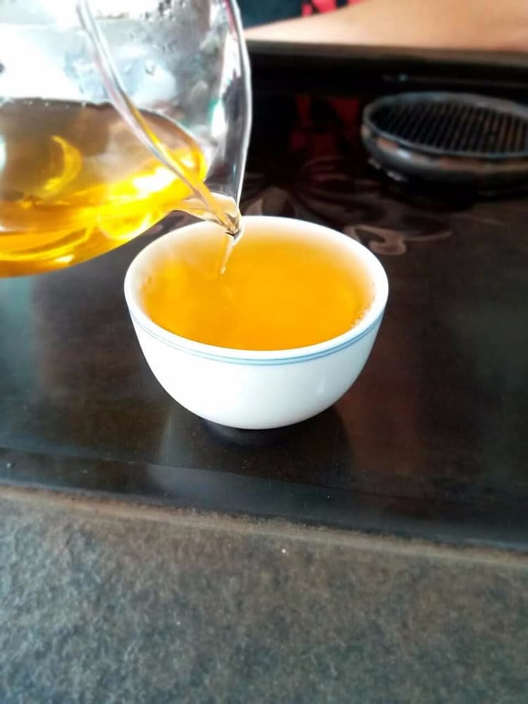 Why is Yiwu Mountain Puer tea popular?